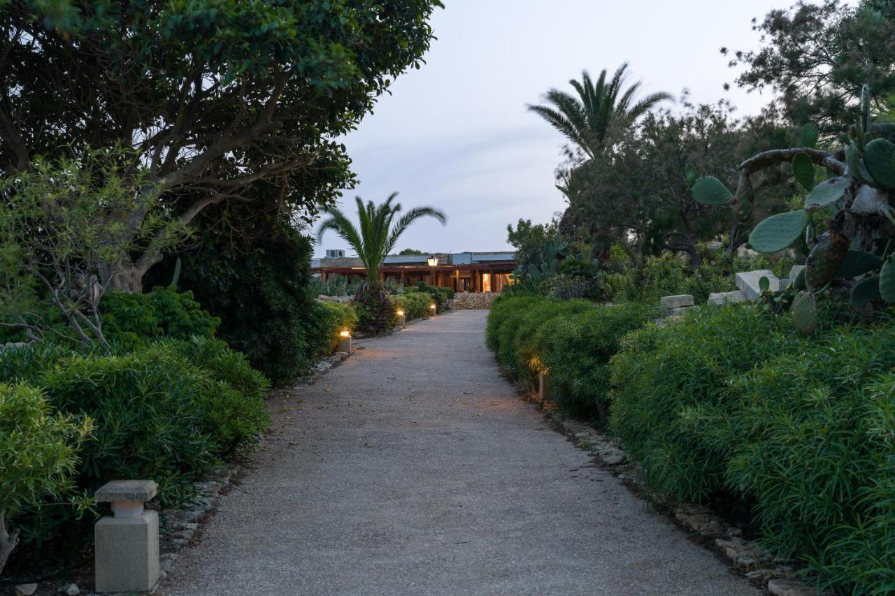 Ta' Cenc & Resort