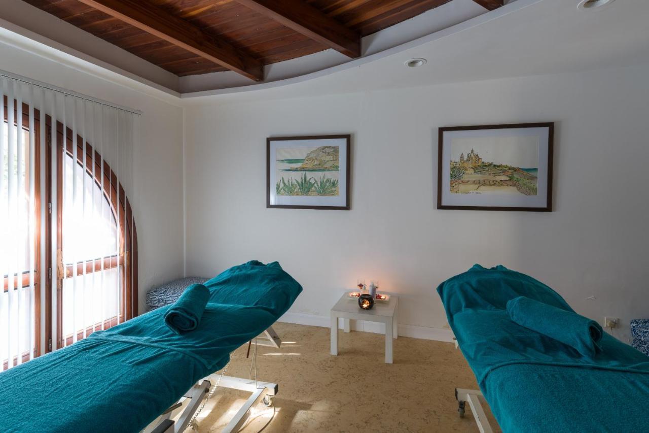 Ta' Cenc & Semesteranläggning (resort) Sannat